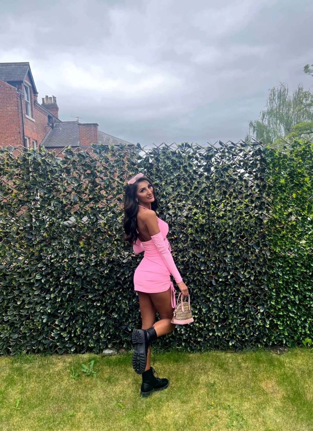 Click to view full size Felt hot wearing this outfit, can’t help myself ❤️?