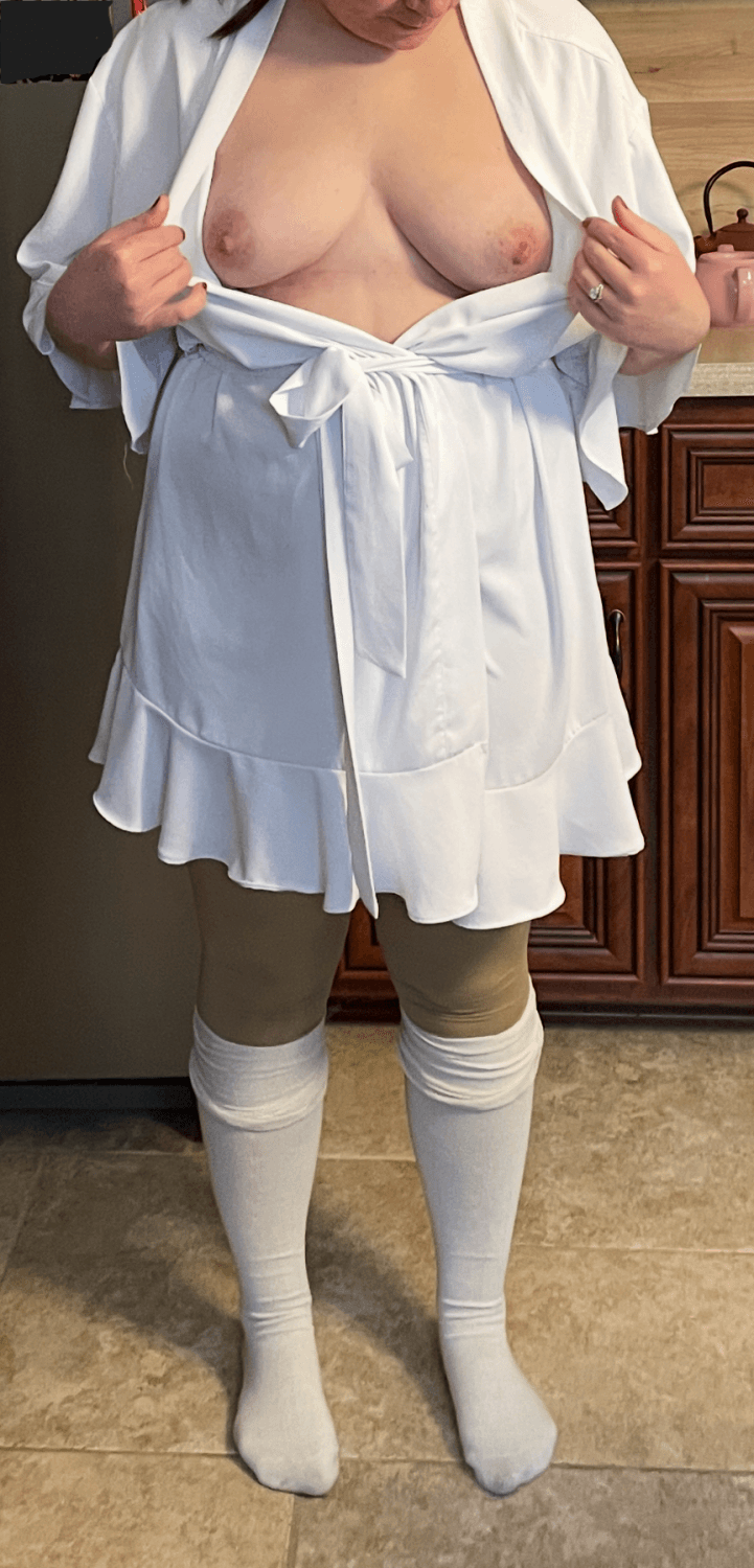 Need captions for my pawg wife! Kik MyWifesBeta with captions for more!