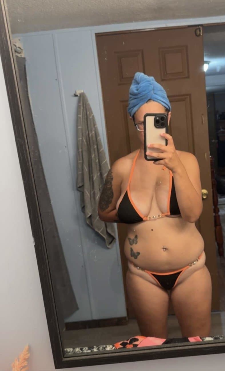 vote let her lose weight or keep feeding her and blow her up