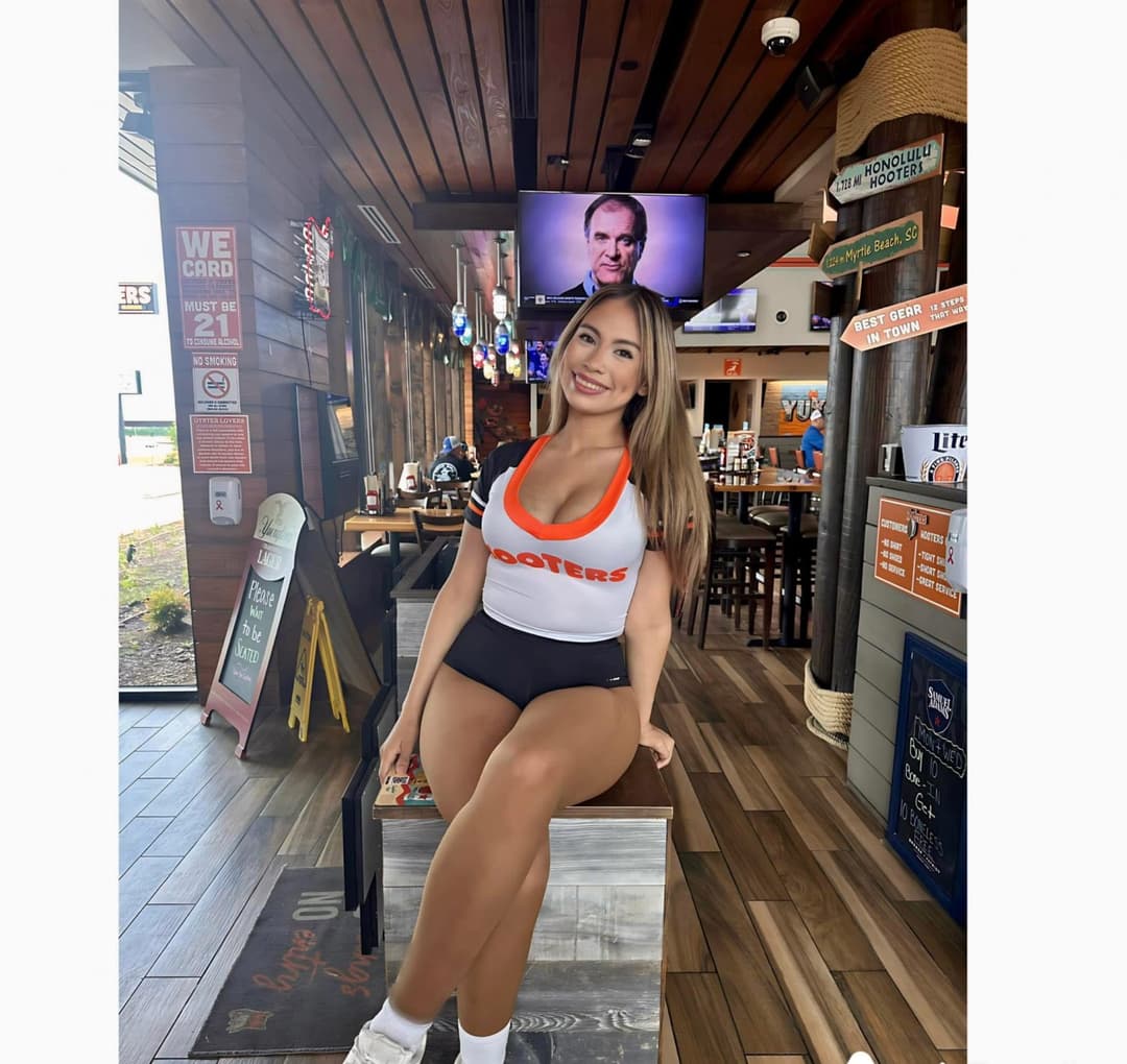 Sexy hooters Latina slut