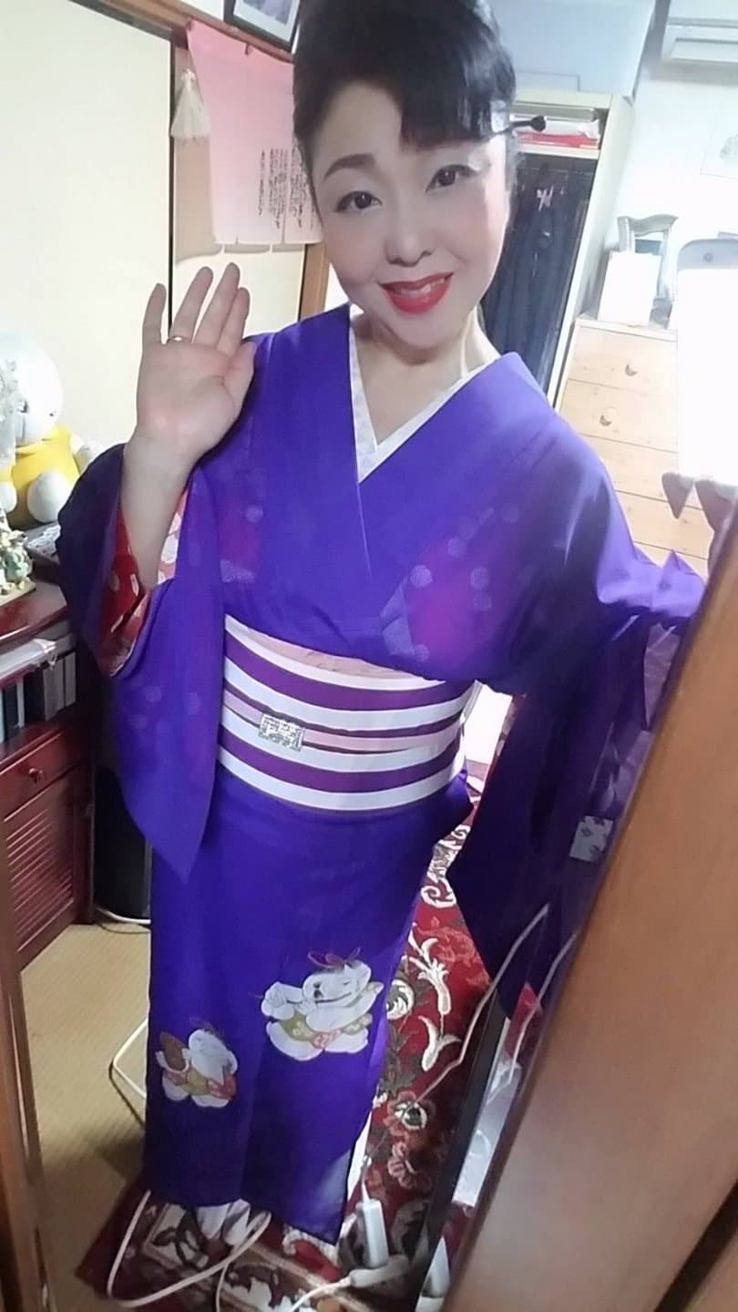 Japanese Beauty Mature Woman Purple kimono