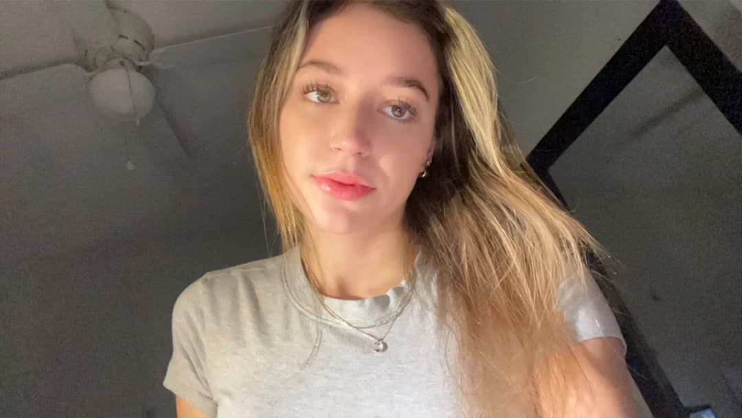 Barely legal bop teenager Carly