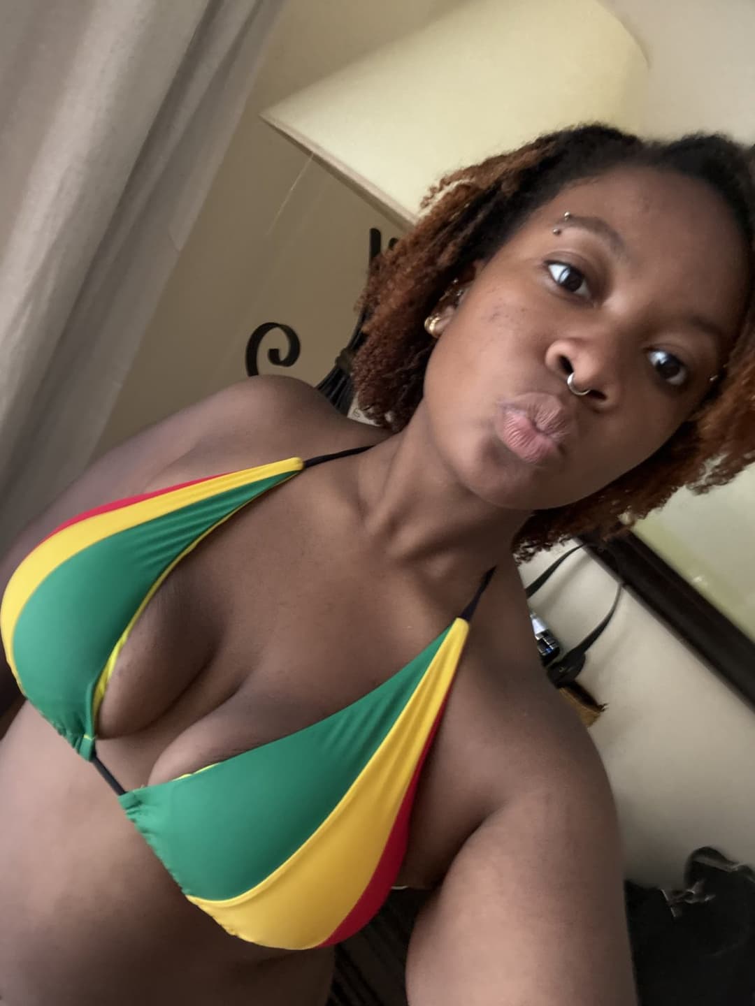 Click to view full size crazy candice does crazy things