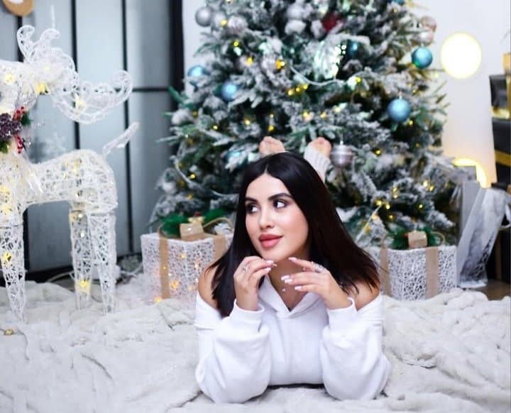 Sexy glamour feet pedicure woman