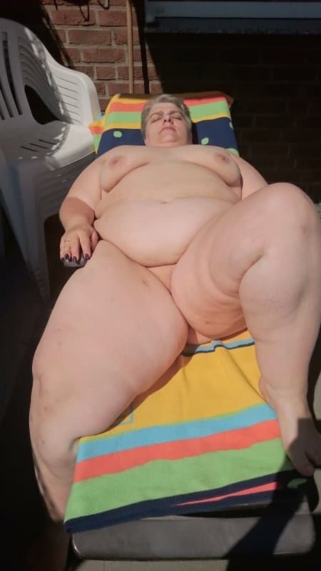 Fat german SSBBW nude in garden