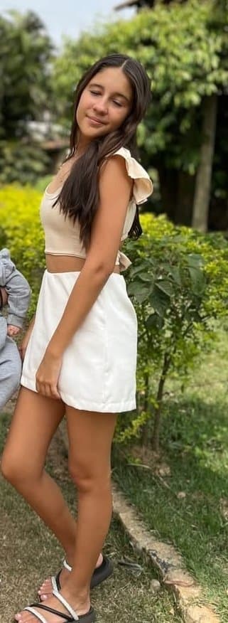 Anna laura, novinha escolar gostosa