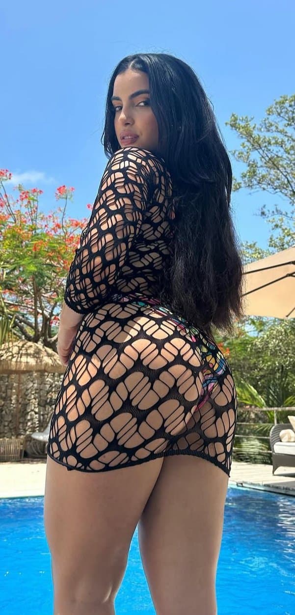 Briella, una Gordita con Lindas Teticas y Rico Culote ??