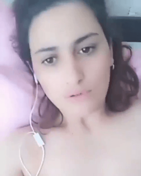 Turkish MILF interrupted while rubbing