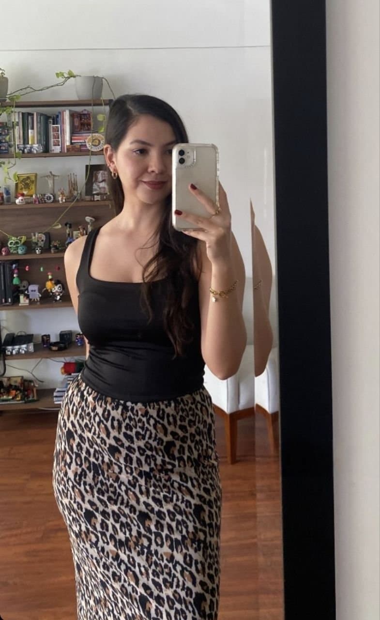 Hot Asian-latina with big boobs and amazing legs. Enjoy!