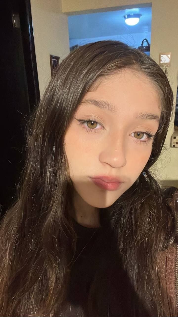 +18 guera ojos verdes quemada