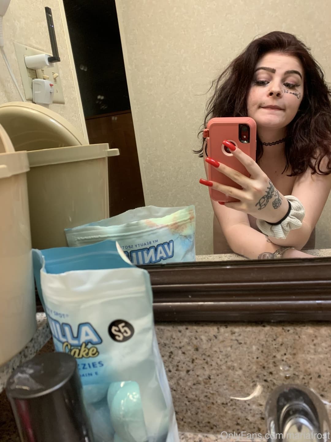 Freaky Lina bbc sucking + nudes PT. 1 ???