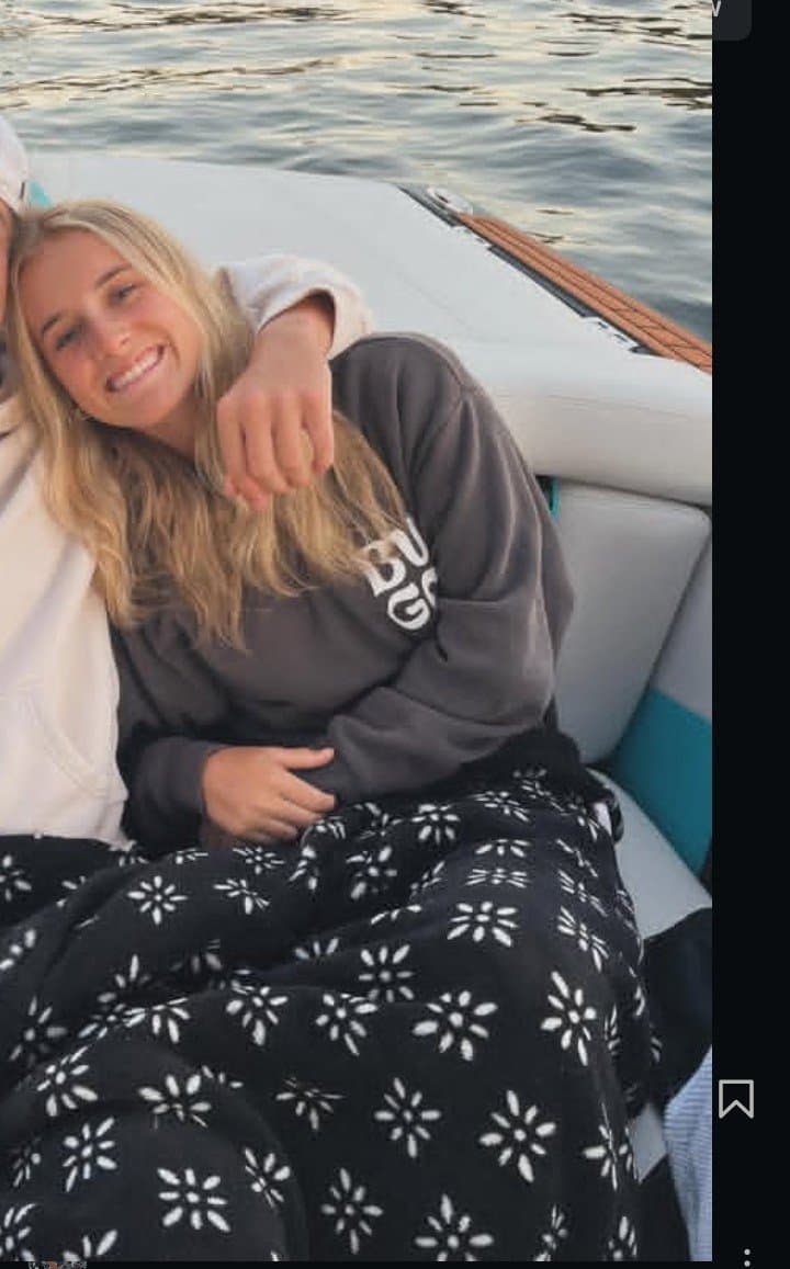 18 yr old Phoebe caught me taking creepshots of her cute ass