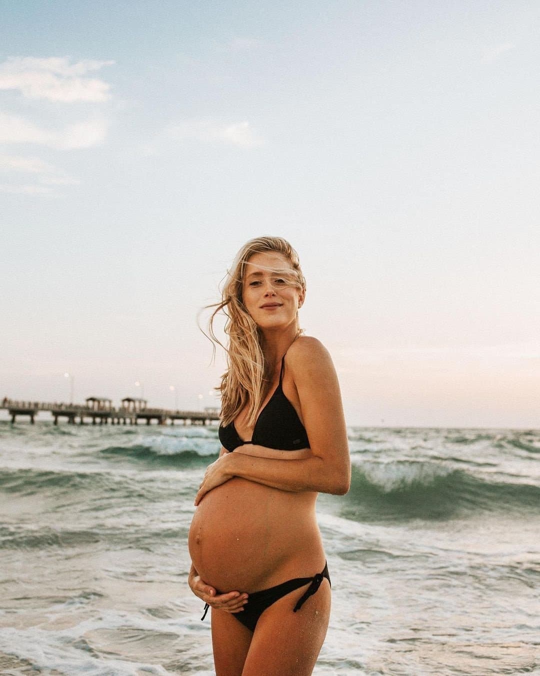 Skinny Milf Allie Wes