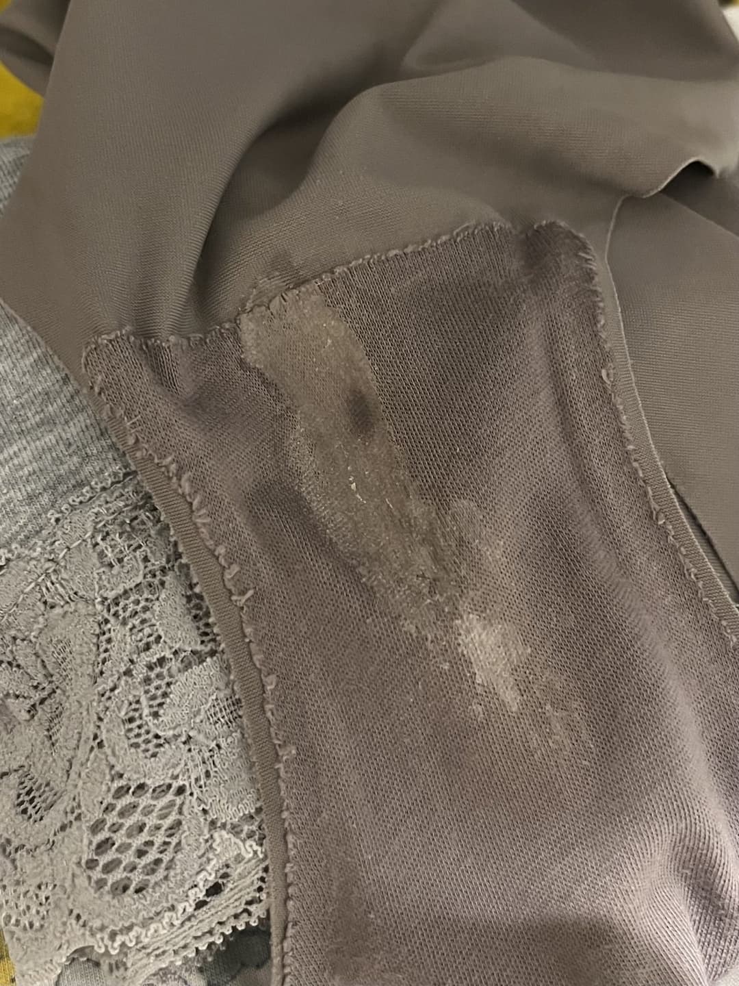 Finally I got my mom under skirt shot and actual wore panties haha. Smell is insane...