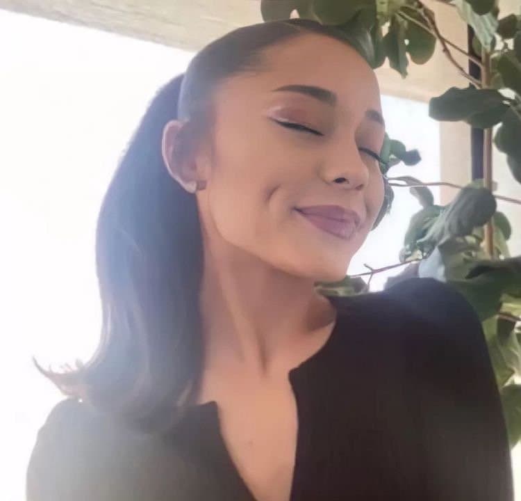 Ariana Grande is the best porn ?