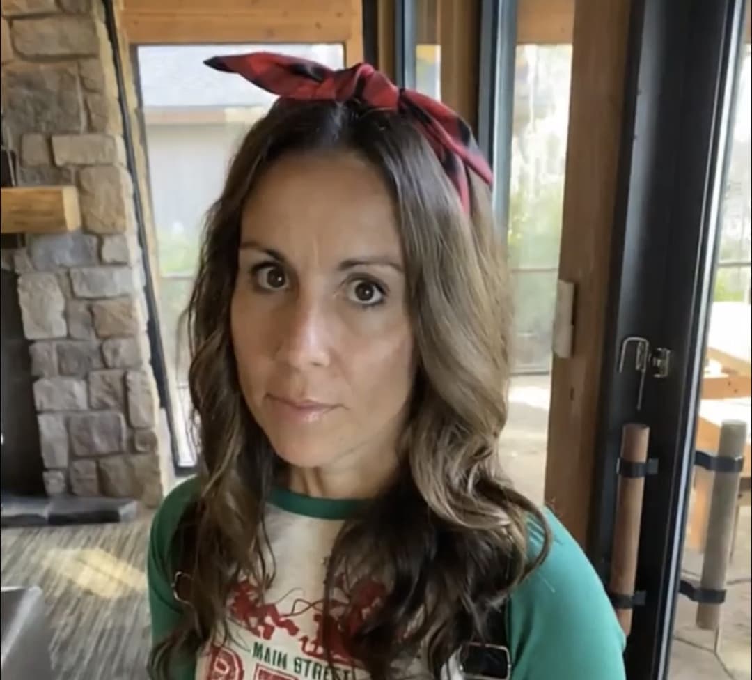 Lizz is a hungry little cock sucker milf…..