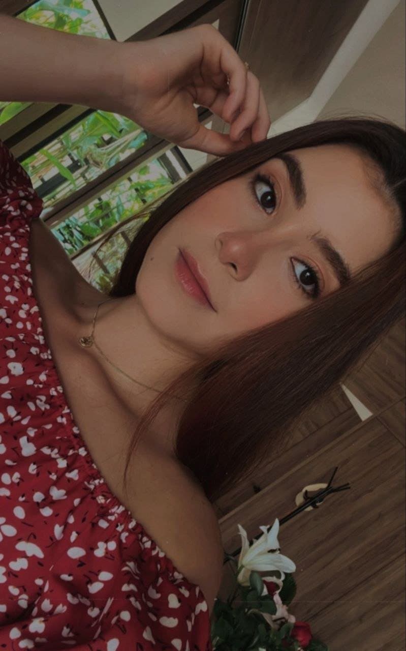 Puta exhibida por cornudo, está rica está zorrita