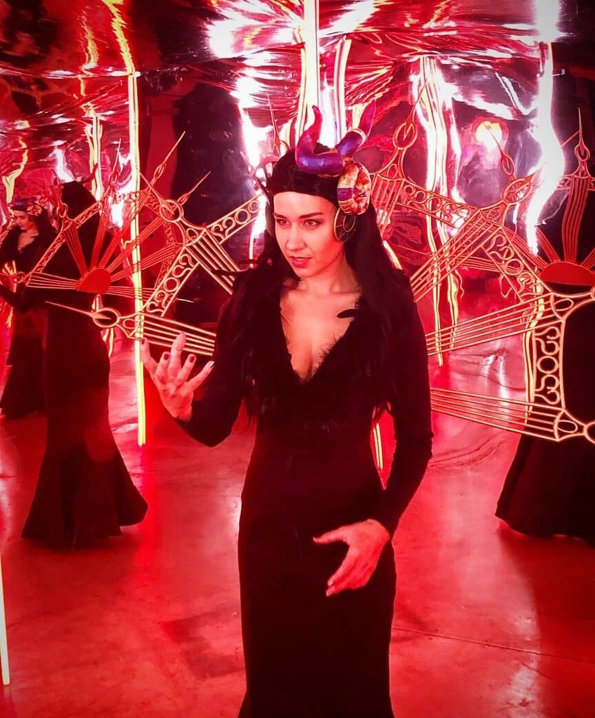 Elizabeth milf vocal coach