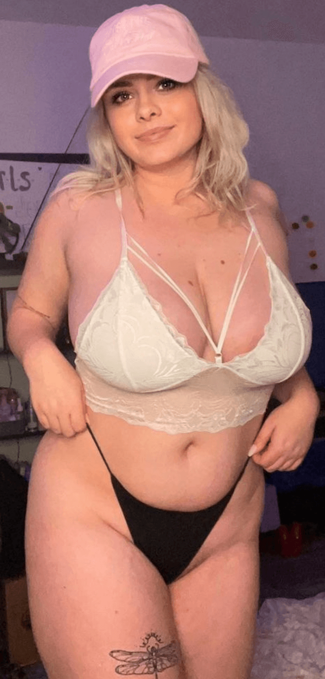 Emilee Grace a.k.a. Grace.Honeyy from East Lansing, Michigan has HUGE ASS & TITS perfect for fucking