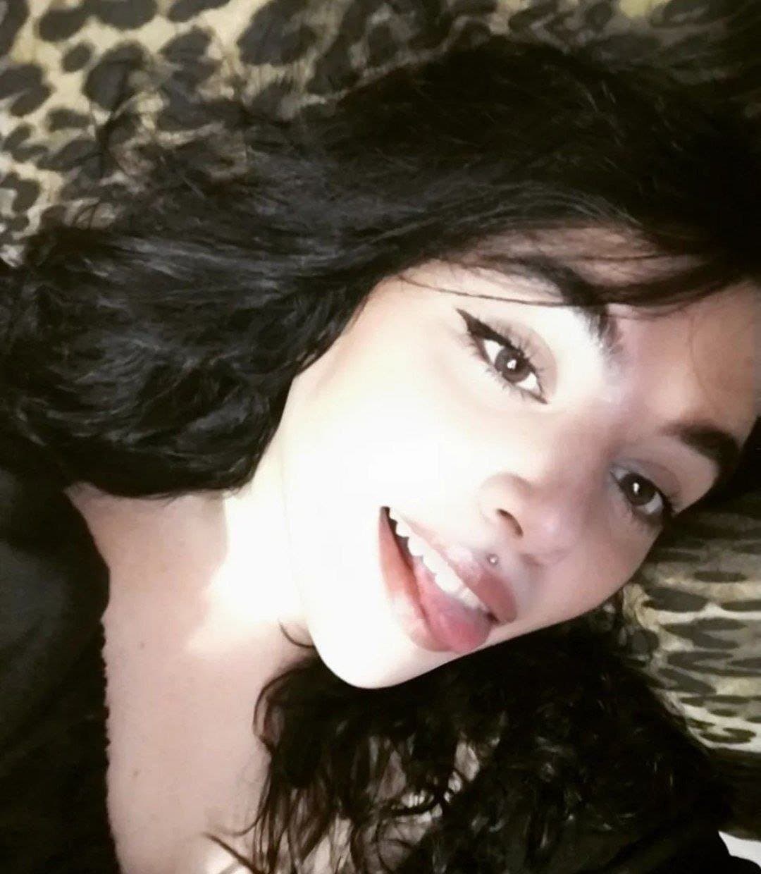 Big titty slut loves suckin big cocks