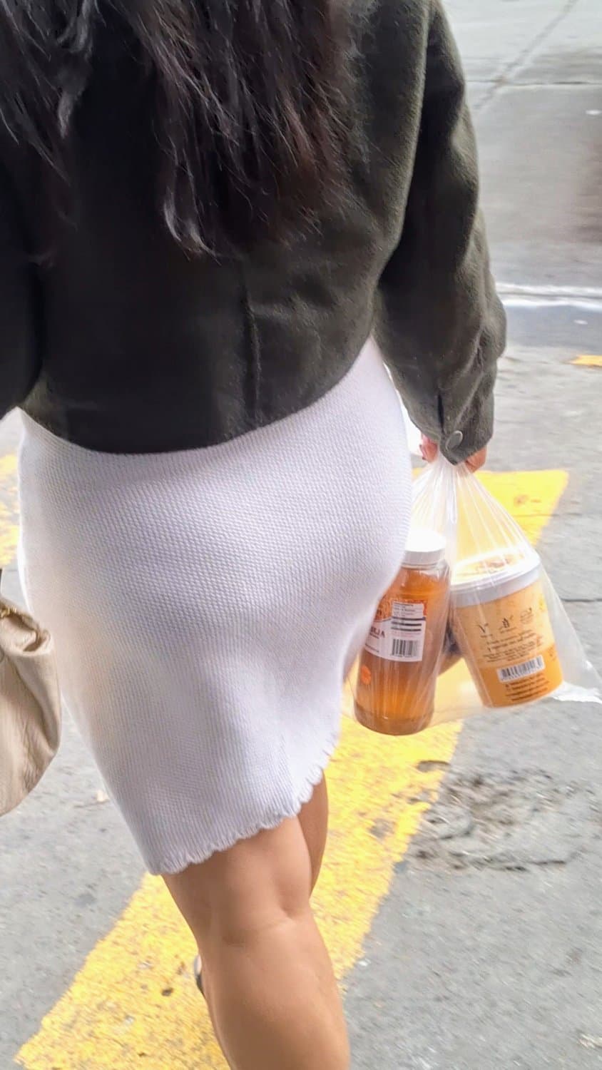 Madura mexicana en vestido blanco, sexy hot milf