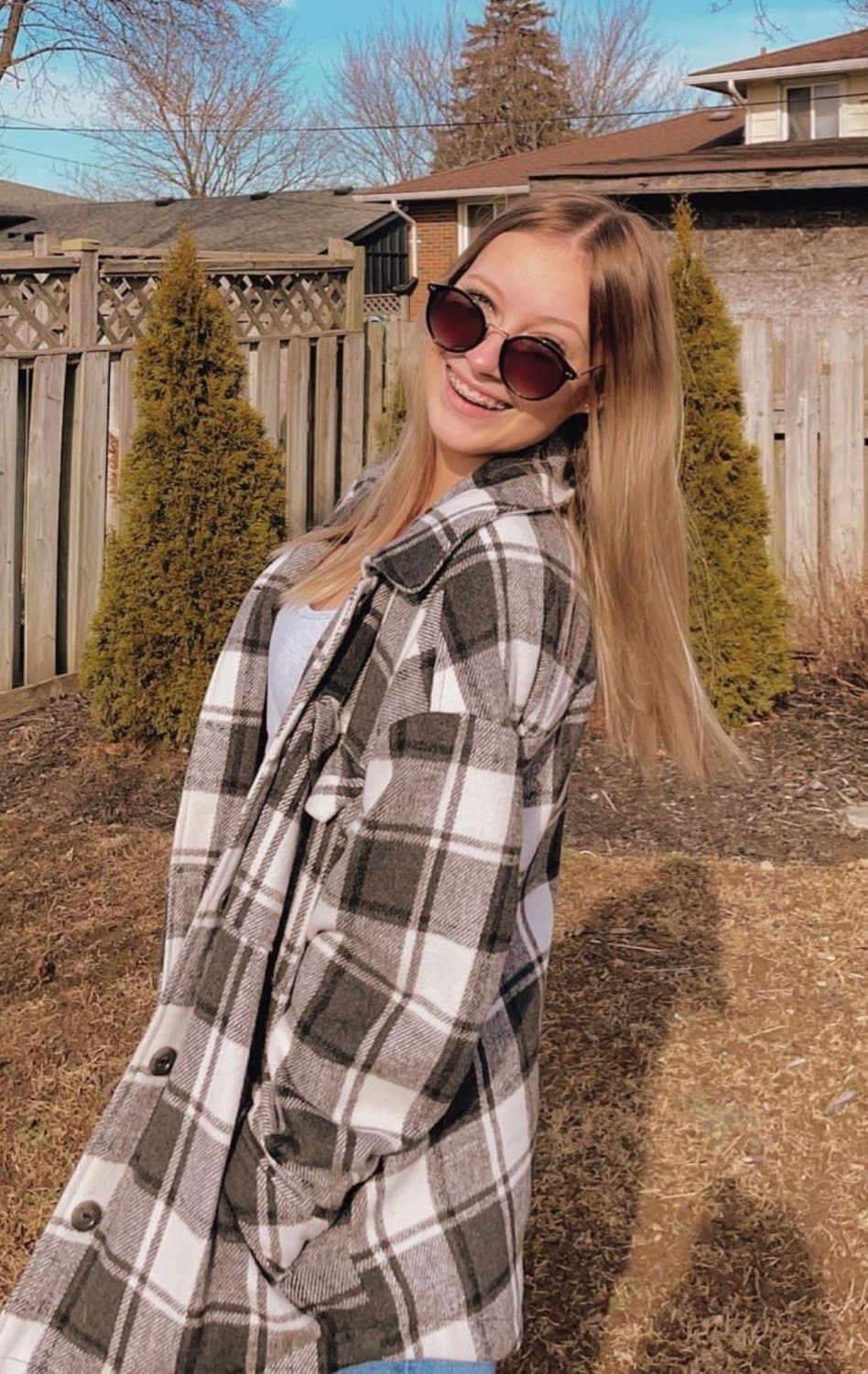 Profile reached 1M views. Here’s my cousin to celebrate (jerk off to)* ??