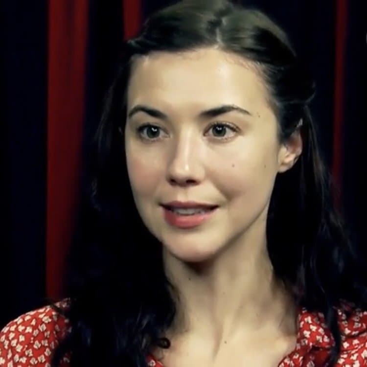 Lisa Hannigan Cute Pinup