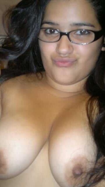 Click to view full size Cin mostrando las tetas