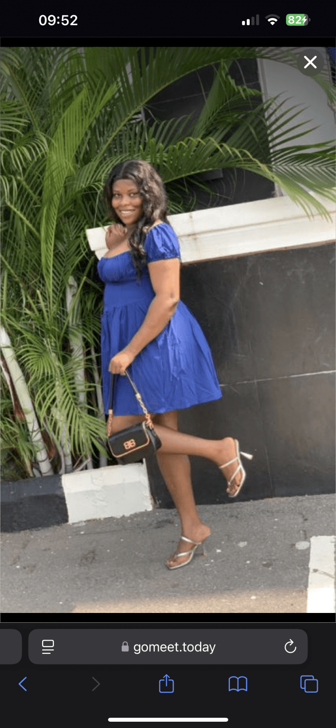 Click to view full size Nigerian girls show their feet on FaceTime