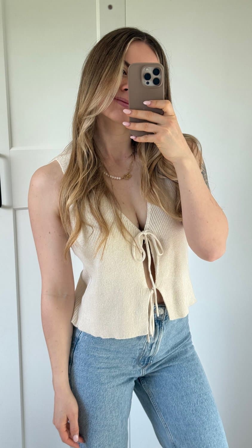 Hot german IRL slut shared.Repost this sexy pregnant gym slut, amazing body.