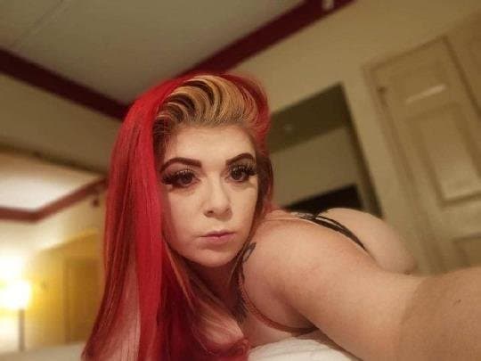 Click to view full size Karlie thick white redhead with the phat ass