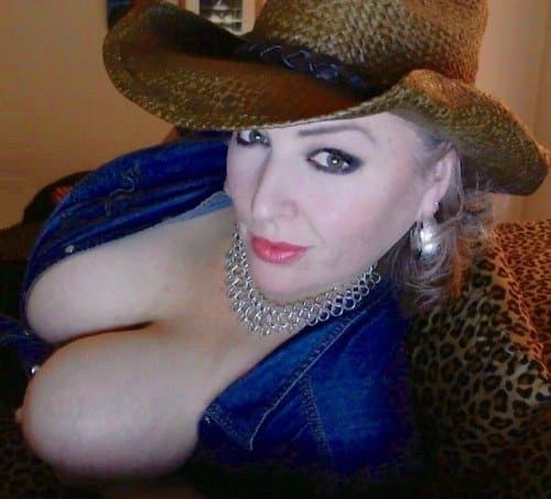 Gorgeous busty classy milf Anna