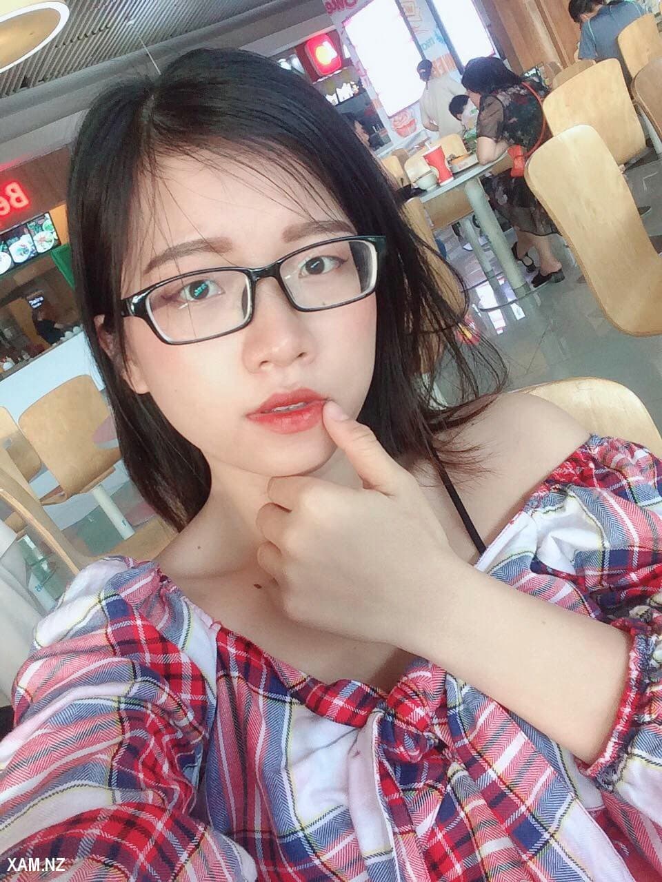 Ảnh sex Thảo Nguyễn (Cục Bông) Nguyên Phương Thảo