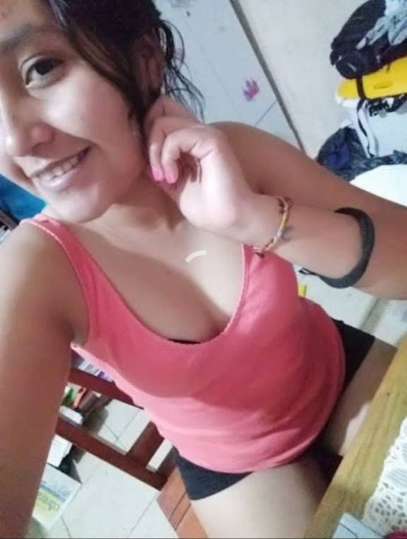 Esta Boliviana busca un viejo con plata que la mantenga , dm