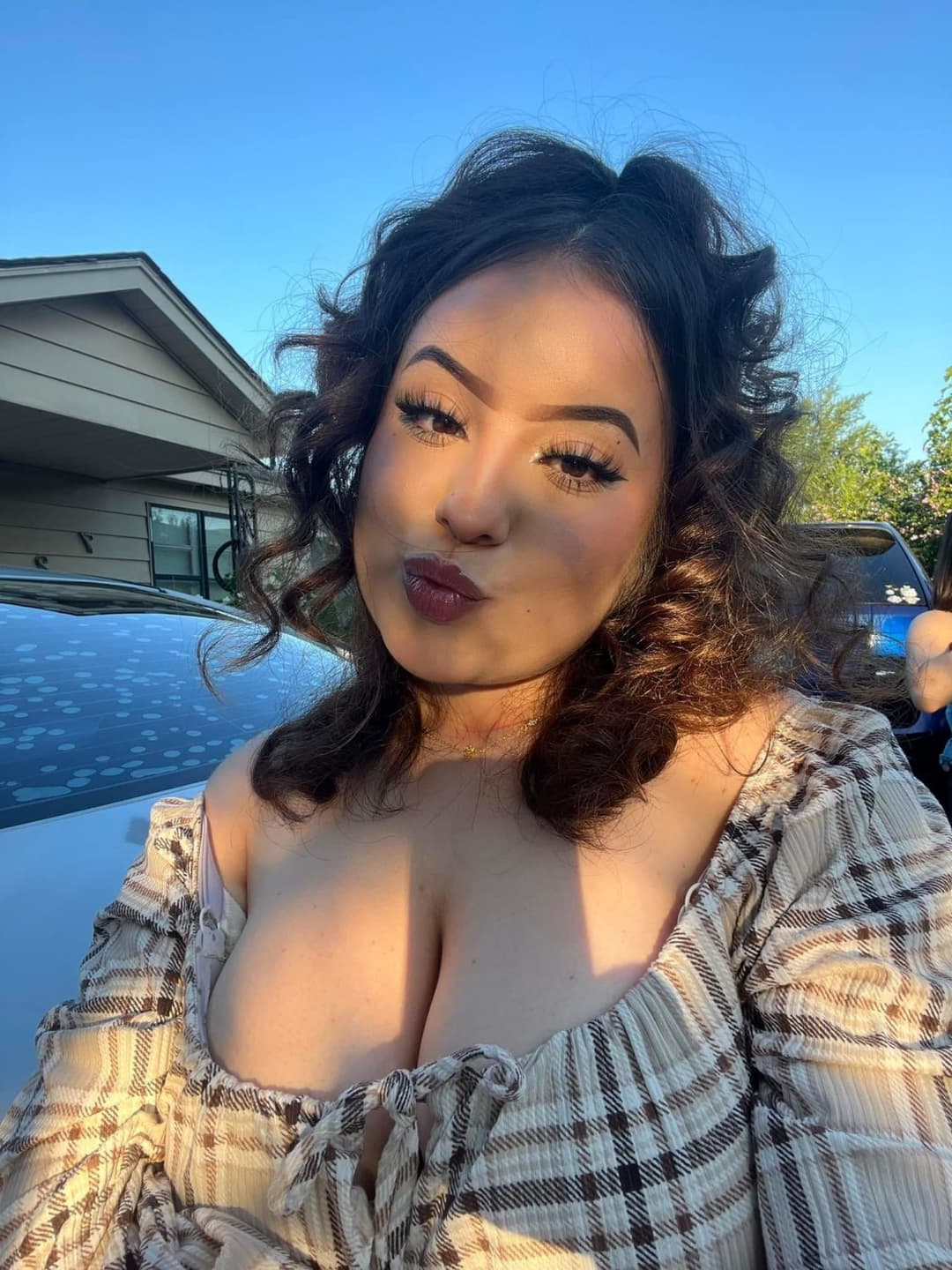 Sexy big titty Latina teen??????????????????????