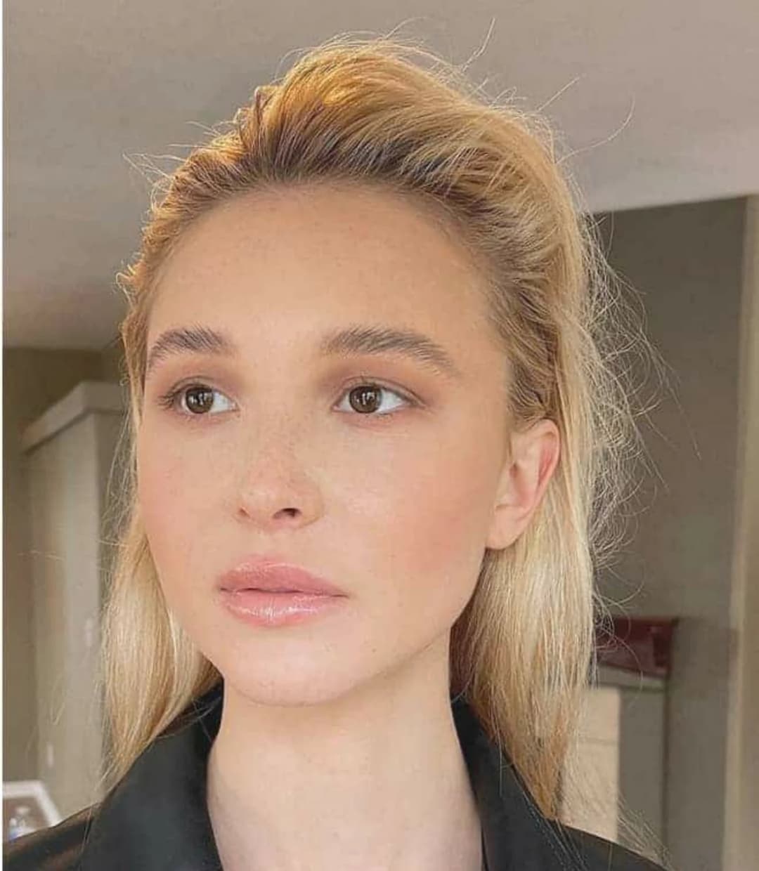 Petite blonde celeb Isabel May is a natural beauty.  Dark eyed perfect face made for jizz