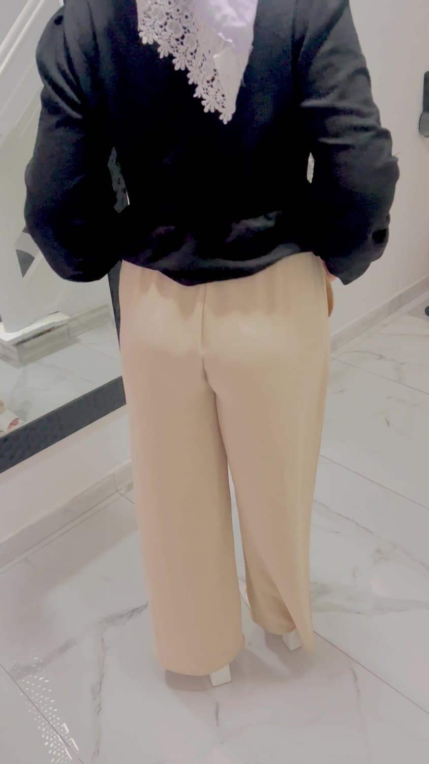 I am sexy mom. Teen 24 years put your dik on my albums I send more xxx hotii mom