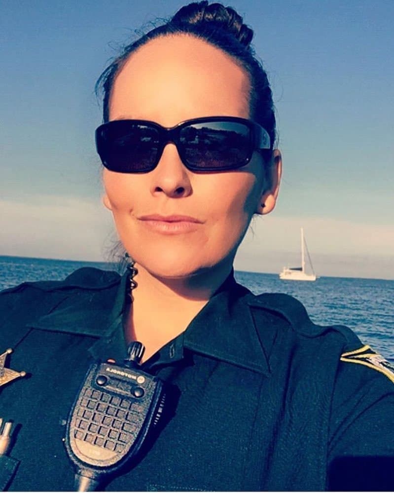 Off duty c0p pulls out her massive titties on camera for Mardi Gras