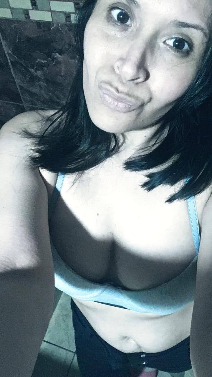 Argentina Naty bravo Mucama Puta en el trabajo