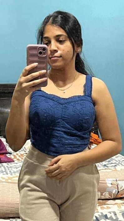 Hyderabad hot telugu girl pics leaked by her Bestfriend