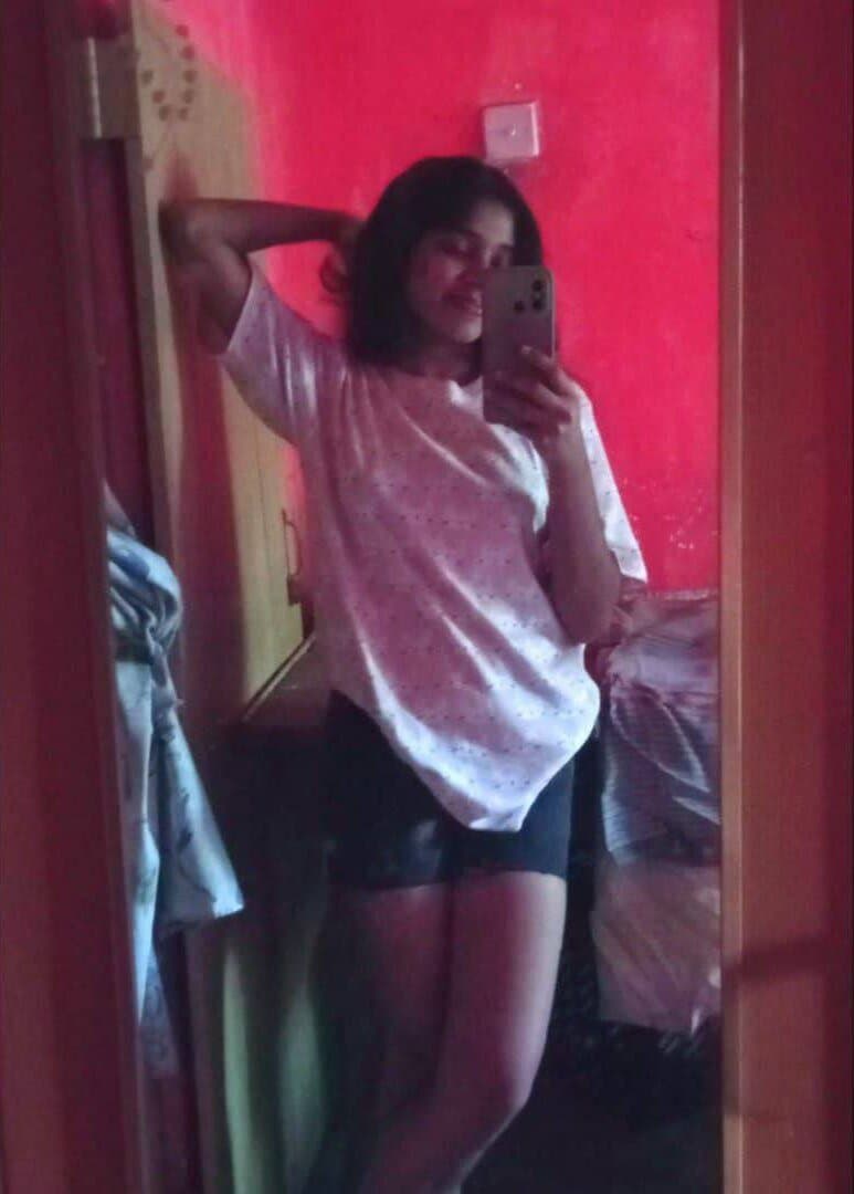 SL Cute Very Beautiful girl nude