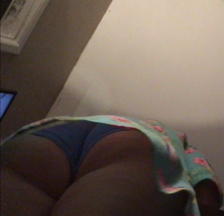 More sexy aunt extras