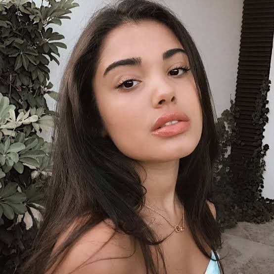 Lizge comet muito linda essa maravilha de mulher ??