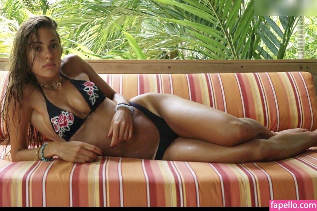 Click to view full size you-definitely-dont-deserve-to-see-goddess-ana-sofia-fehn-v0-1zh7gczatnkd1