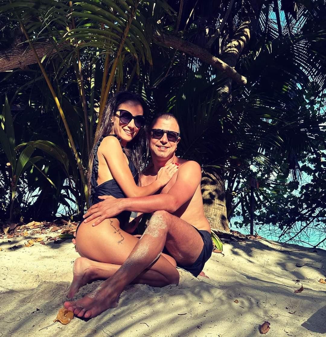 Click to view full size Aliz