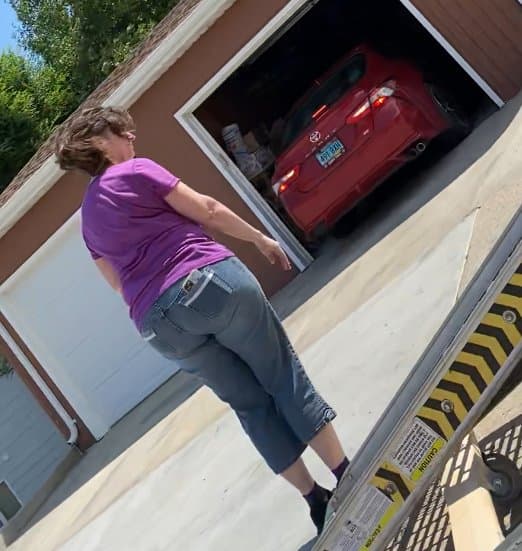 Thick Ass Gilf Helps Her Dad David Move While I Take Creepshots