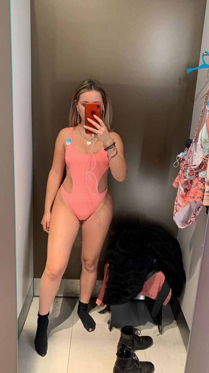 Hot Russian girl send me hot pics while getting married