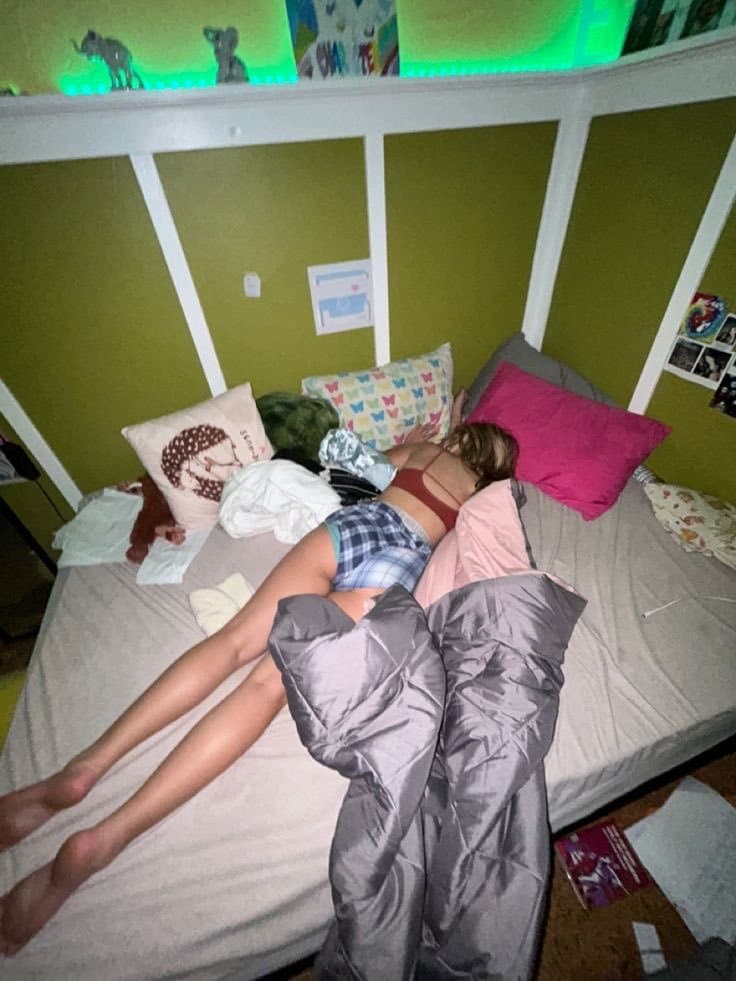 Collage girls clothed exosed