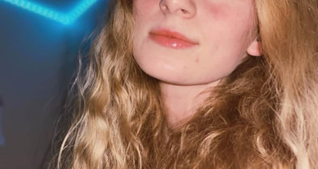 Another cu ck wanted her to be seen by all, perfect cumdump whore webslut cu cks kik jimmybellos