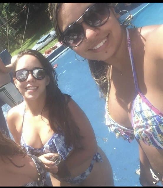 Sim, ele comeu as duas, marmitas namoradas dos amigos, cara comeu as 2 namoradas do amigos